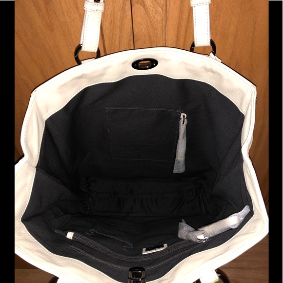 Petunia Troubadour Velvet Tote - Picture 3 of 8